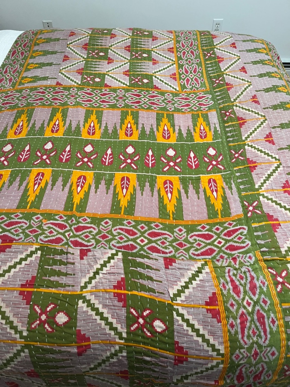 KANTHA QUILT HANDCRAFTED LIGHTWEIGHT REVERSIBLE BLANKET THROW BEDDING FROM INDIA - Picture 2 of 12